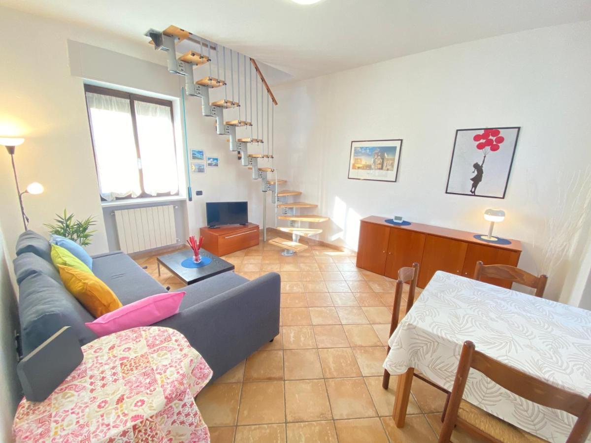 Apartamento La Discografica, Elegante E Spaziosa Per Gruppi Trezzano Rosa Exterior foto