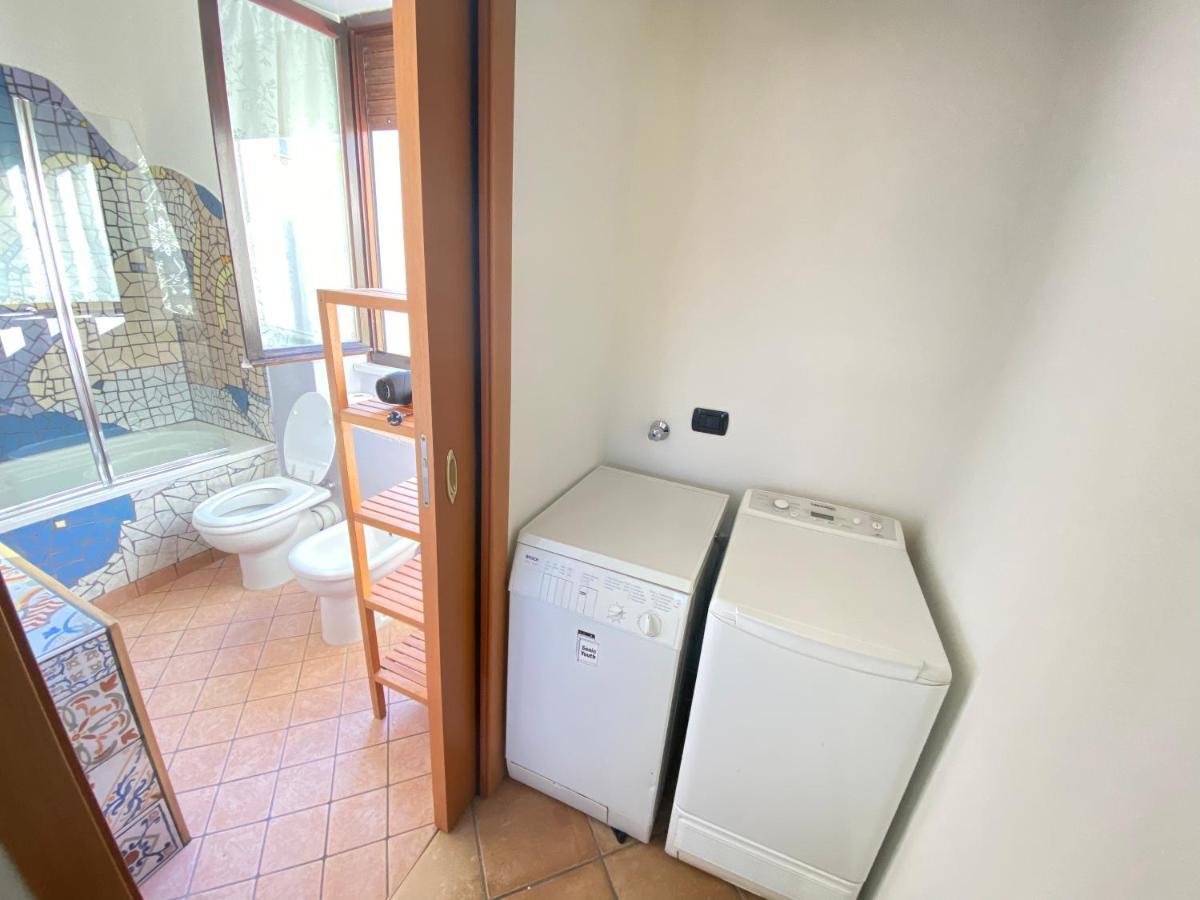 Apartamento La Discografica, Elegante E Spaziosa Per Gruppi Trezzano Rosa Exterior foto