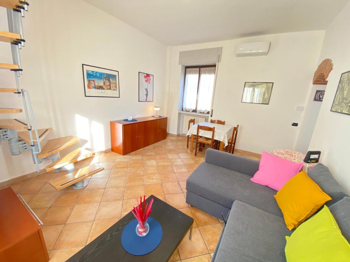 Apartamento La Discografica, Elegante E Spaziosa Per Gruppi Trezzano Rosa Exterior foto