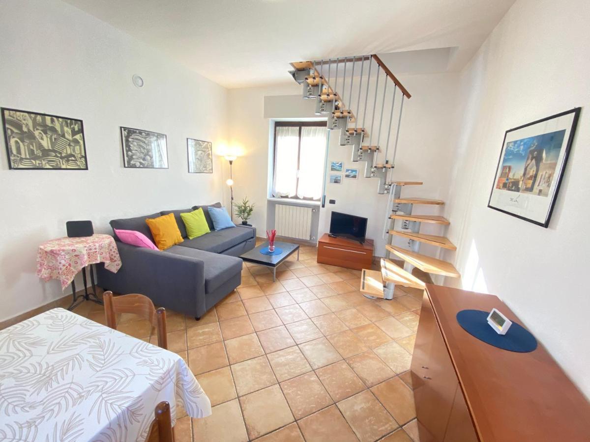 Apartamento La Discografica, Elegante E Spaziosa Per Gruppi Trezzano Rosa Exterior foto